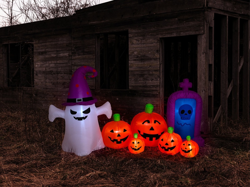 Inflatable ghost with pumpkin - 244 cm
